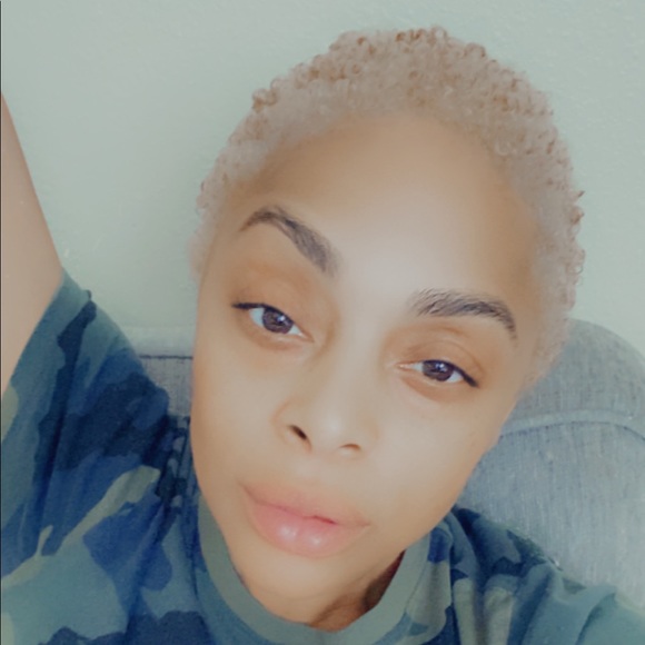 Meet your Posher, Tiffany - Picture 1 of 1